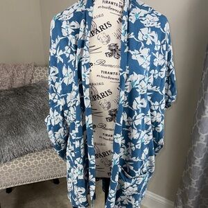 Known Supply Hawaiian Blue and White Floral Organic Cotton Kimono